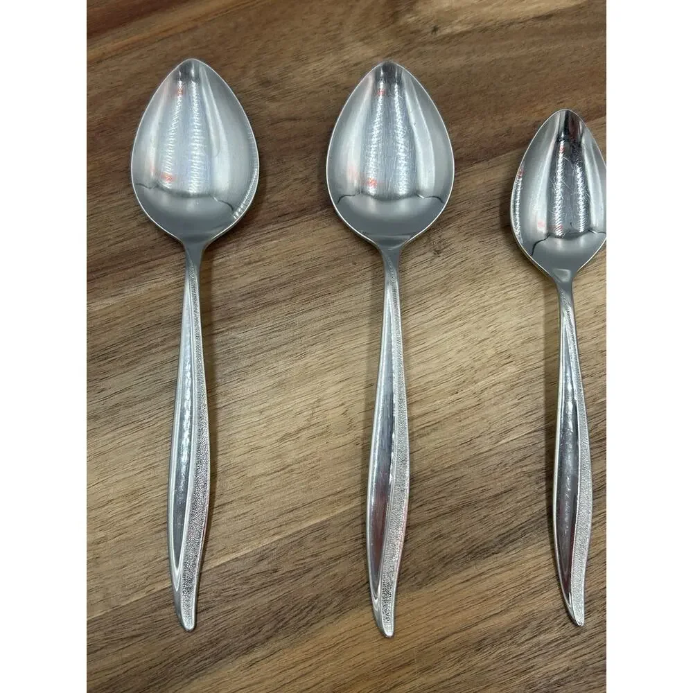 OneidaCraft Deluxe Textura Stainless Flatware Lot 2 Oval Spoons 1 Teaspoon MCM